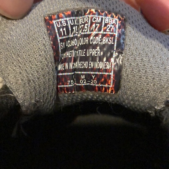 Boys Size 11 running shoes - Picture 9 of 10